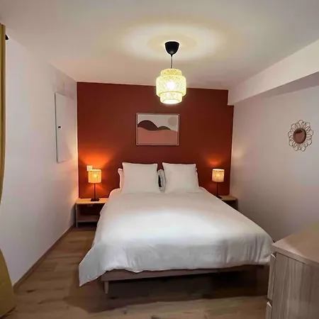 La Maison Rue Nadaud, Au Pied Des Remparts *