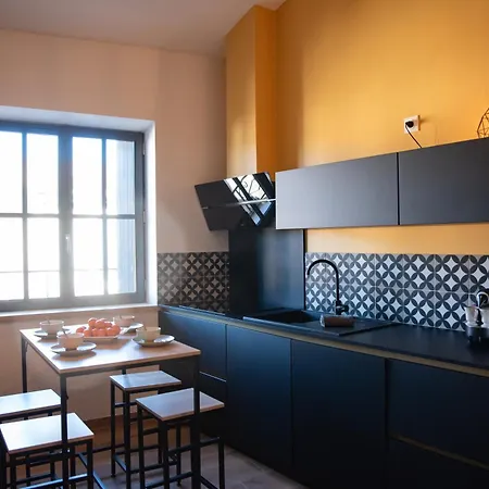 La Maison Rue Nadaud, Au Pied Des Remparts *