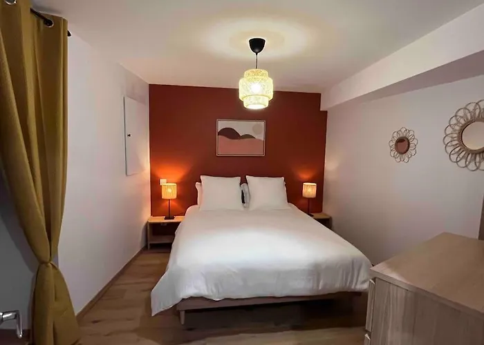 La Maison Rue Nadaud, Au Pied Des Remparts *